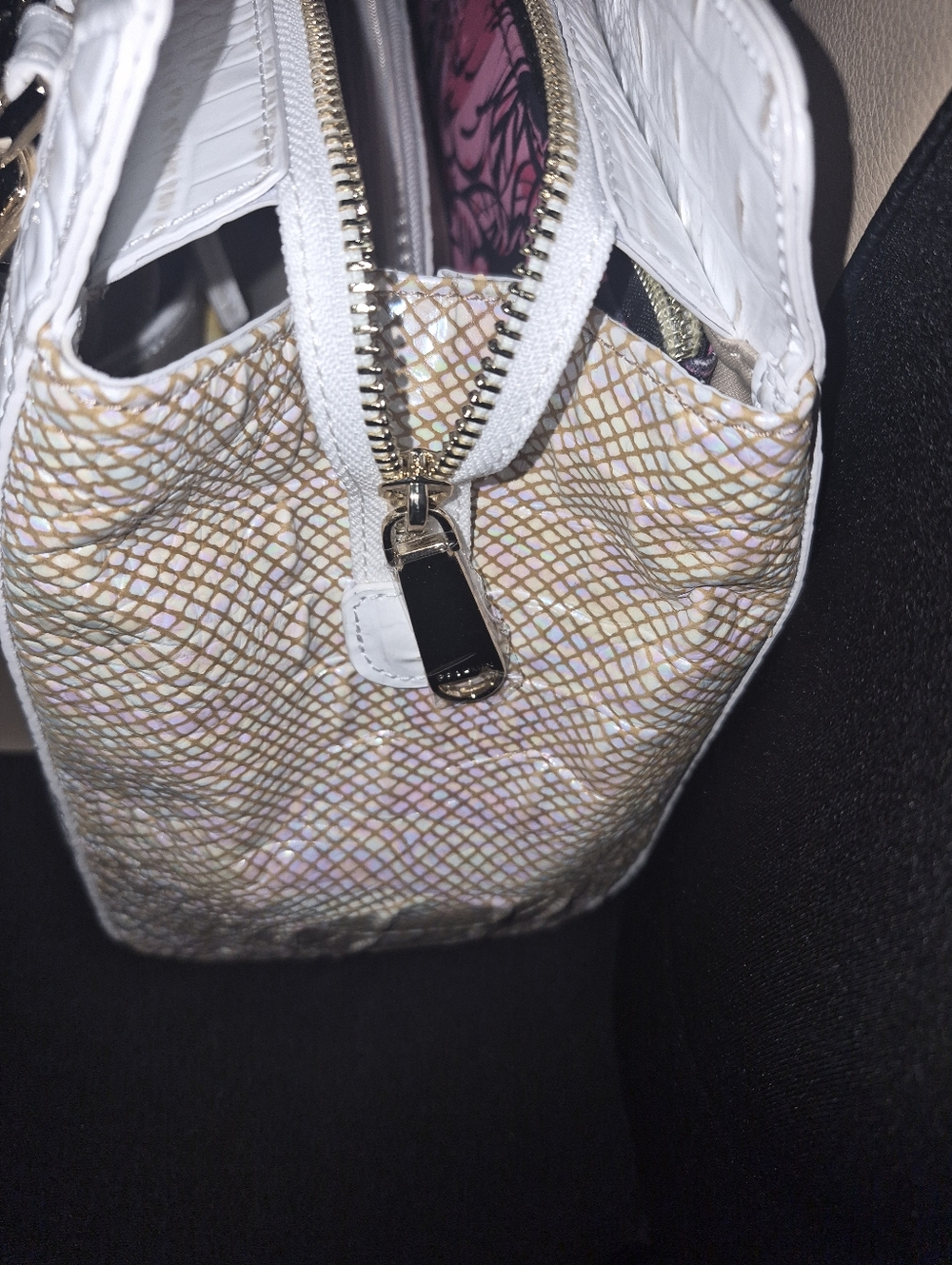 White Croc-Embossed Structured Tote Handbag - Picture 5 of 5